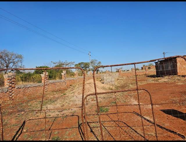 2 BEDROOM HOUSE FOR SALE IN MAKHUVHA